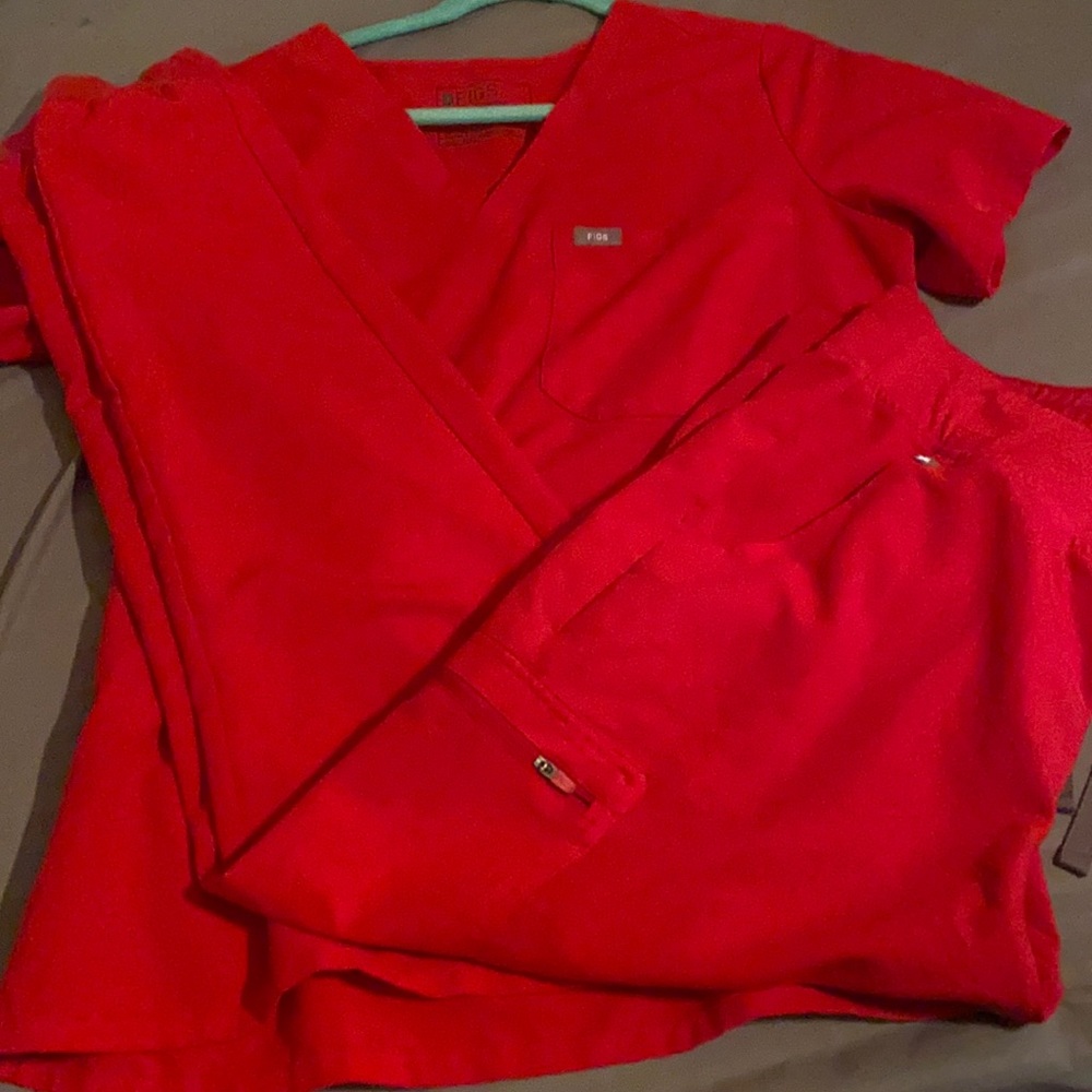 Figs scrubs: limited edition: pop red